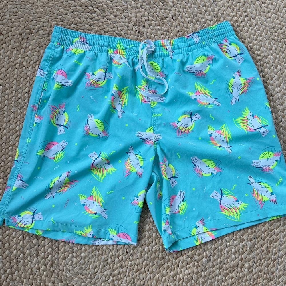 Chubbies Men's Size XL Tropical Bird/Parrot Print Swim Trunks Lined Swimwear